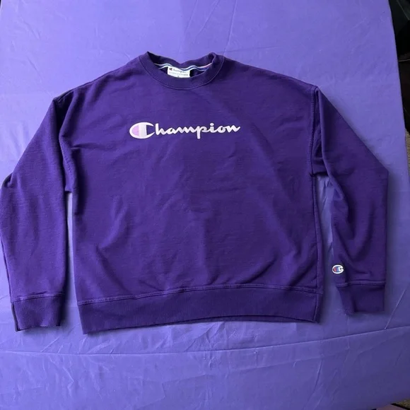 Champion Women’s Royal Purple Crewneck Bold Text Graphic Crewneck Size Medium - Picture 1 of 6